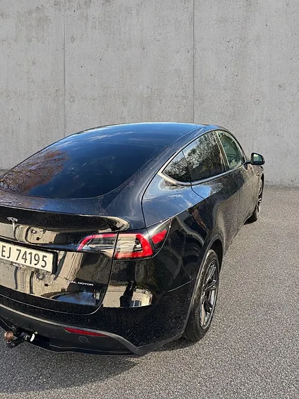 Tesla Model Y 2024 photo 3