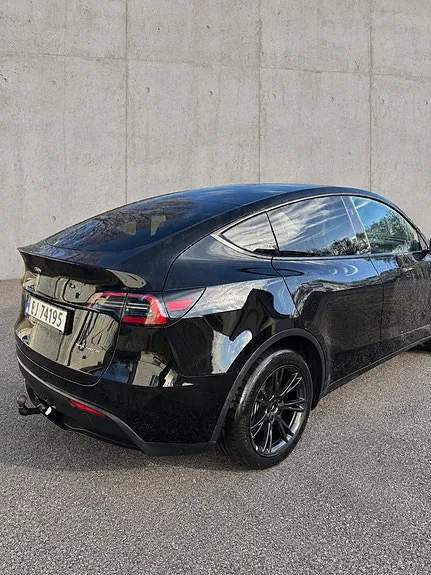Tesla Model Y 2024 photo 5
