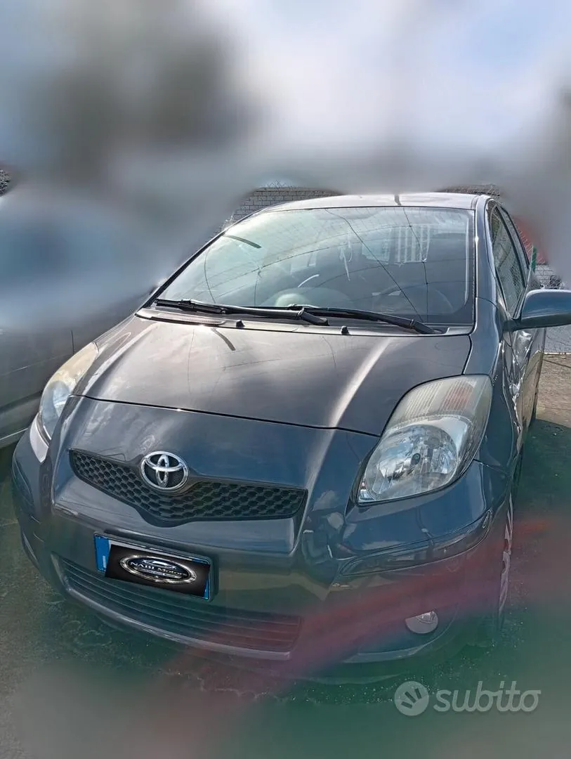 Toyota Yaris 2010 photo 2
