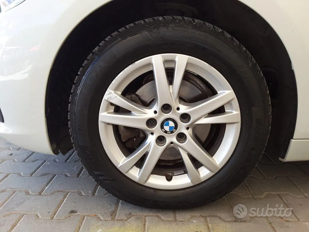 BMW 218 D Active Tourer Advantage 2016 photo 4