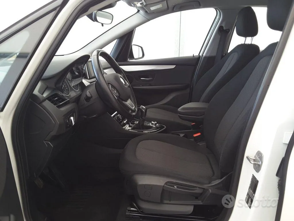 BMW 218 D Active Tourer Advantage 2016 photo 5