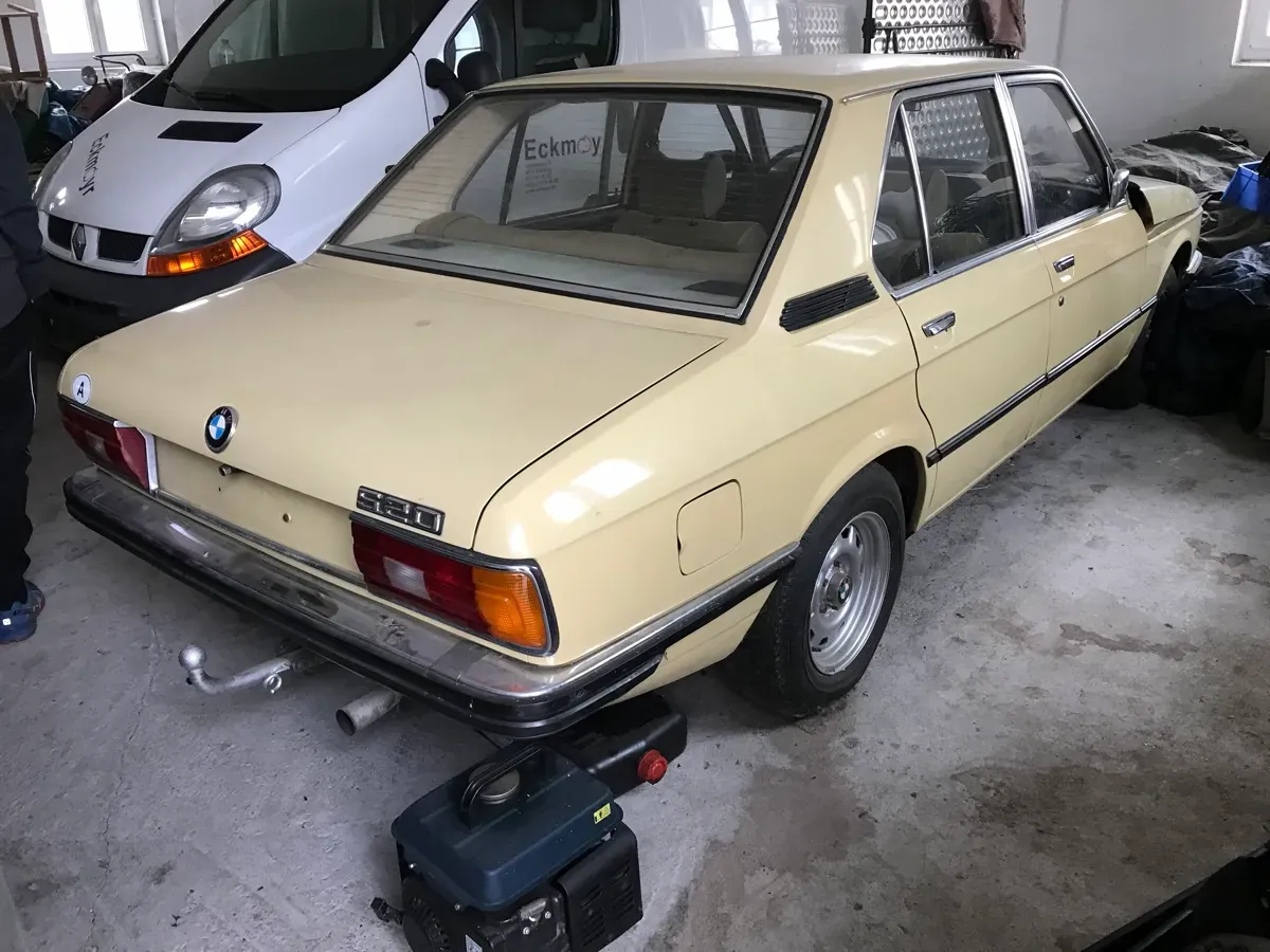 BMW 5 Series 1976 photo 2