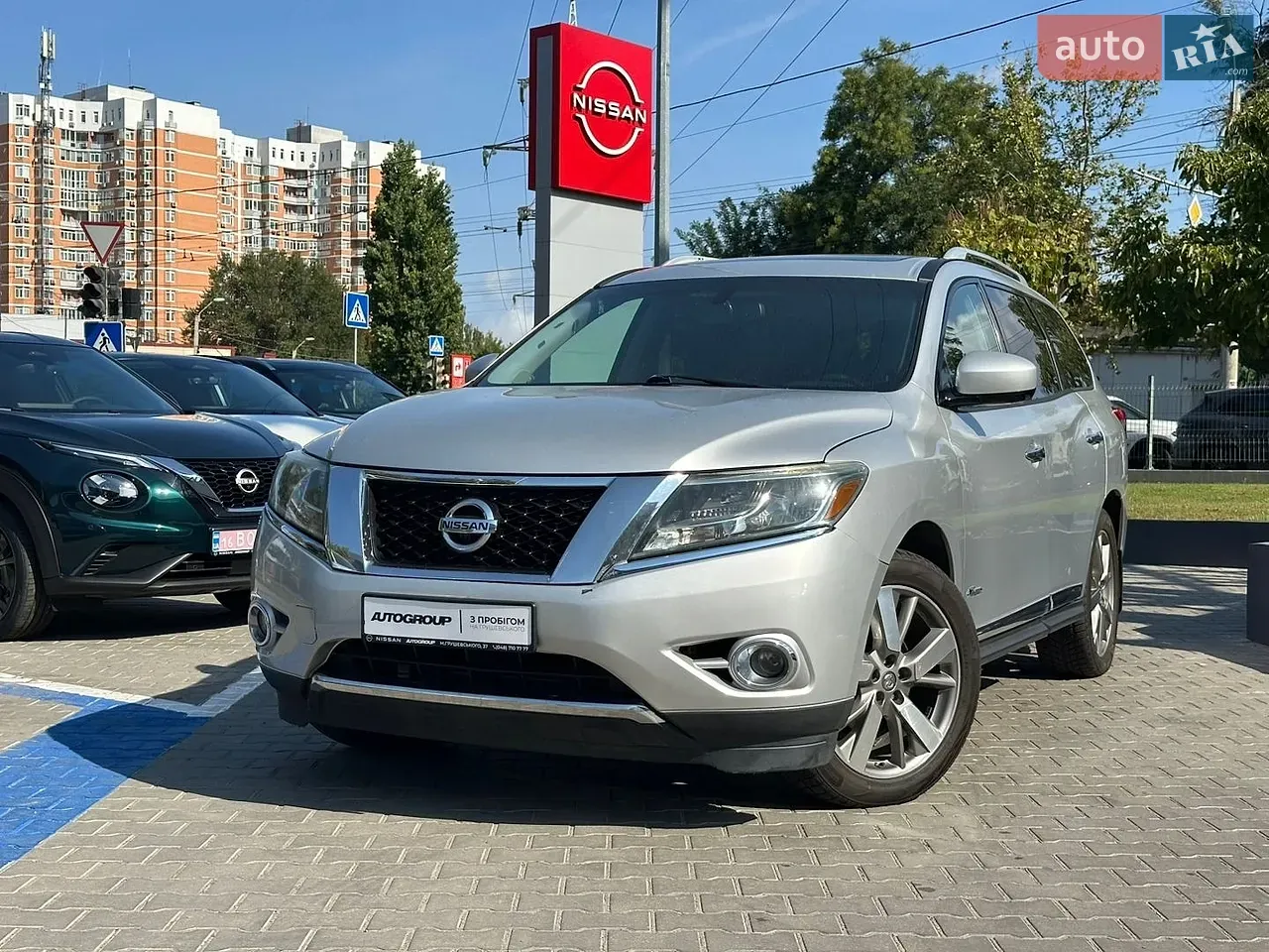 Nissan Pathfinder 2013 photo 2