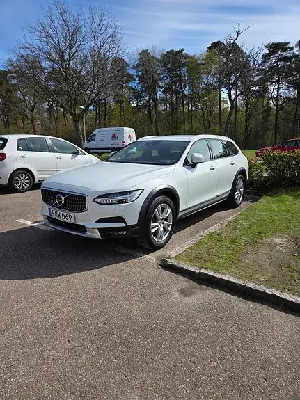 Volvo V90 Cross Country 2018 photo 2