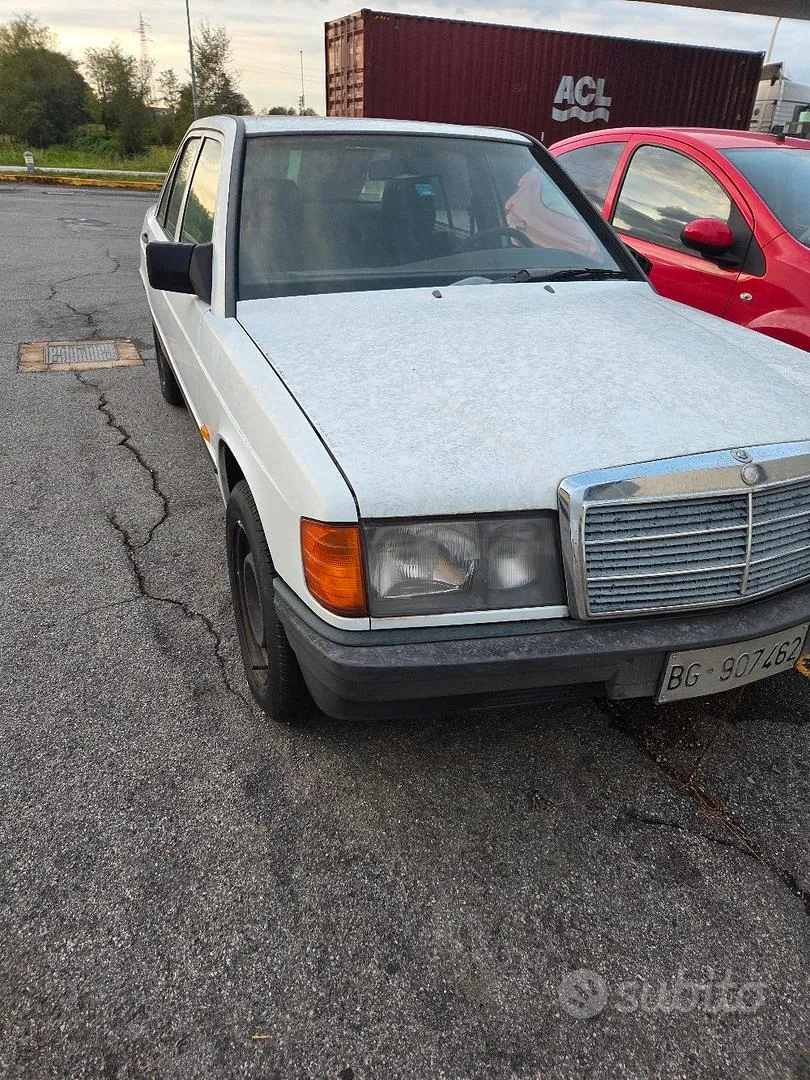 Mercedes-Benz 190 1988 photo 2