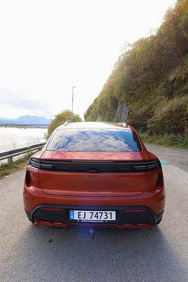 Porsche Macan Turbo 2025 photo 5