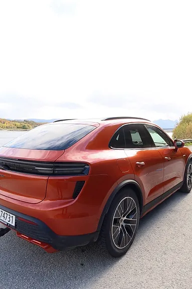 Porsche Macan Turbo 2025 photo 4