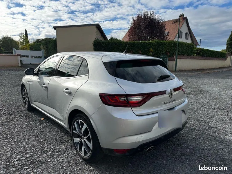 Renault Megane 2017 photo 2