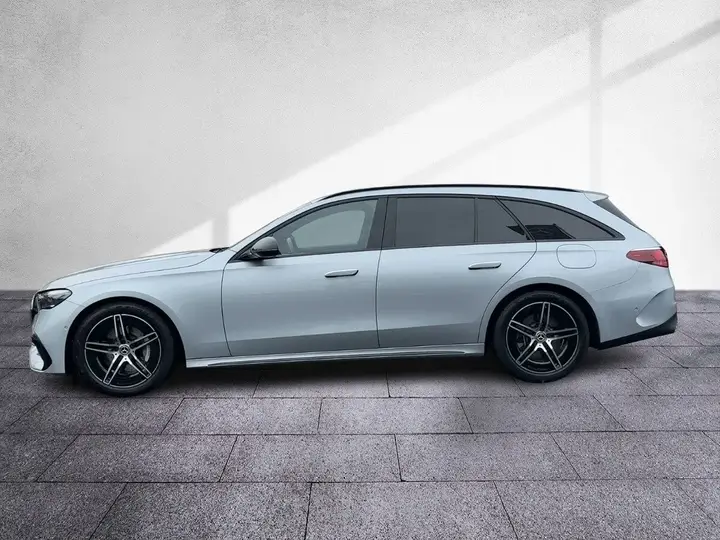 Mercedes-Benz E-Class 2024 photo 3