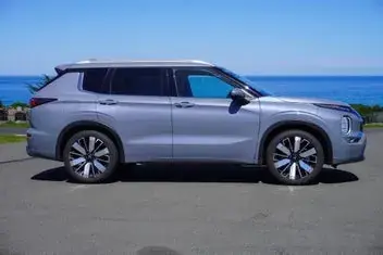 Mitsubishi Outlander 2026 photo 3