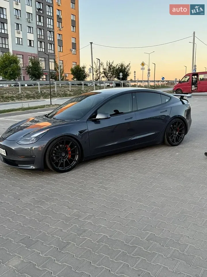 Tesla Model 3 2020 photo 4