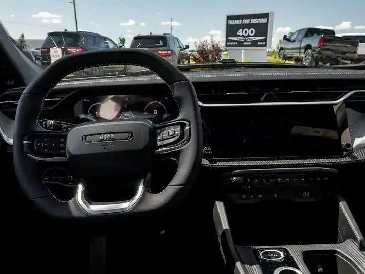 Jeep Cherokee 2026 photo 3