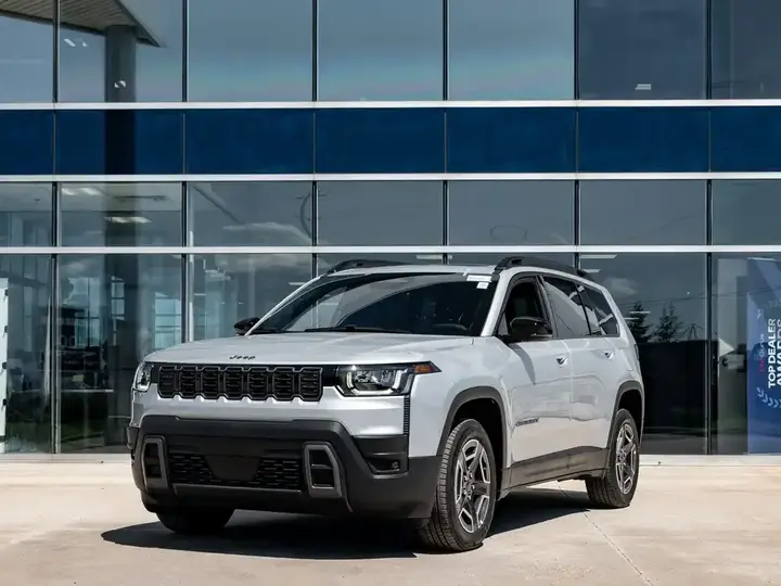 Jeep Cherokee 2026 photo 2