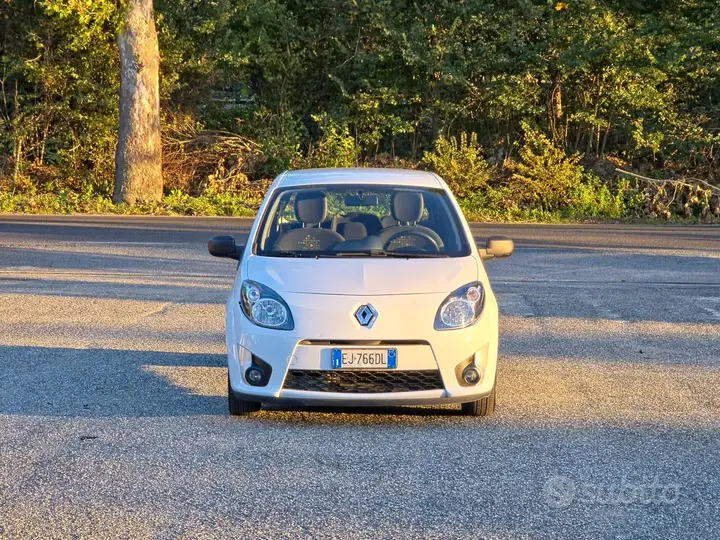 Renault Twingo 2011 photo 2