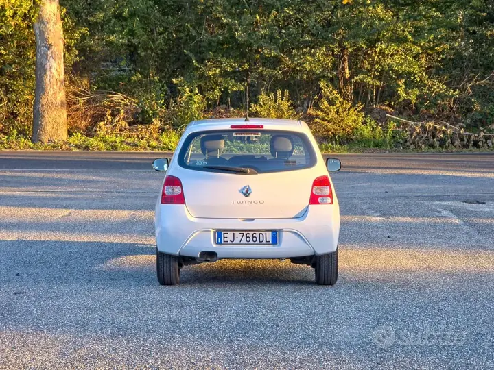 Renault Twingo 2011 photo 5