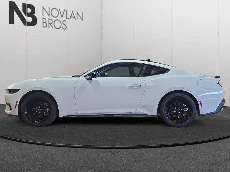 Ford Mustang 2026 photo 3