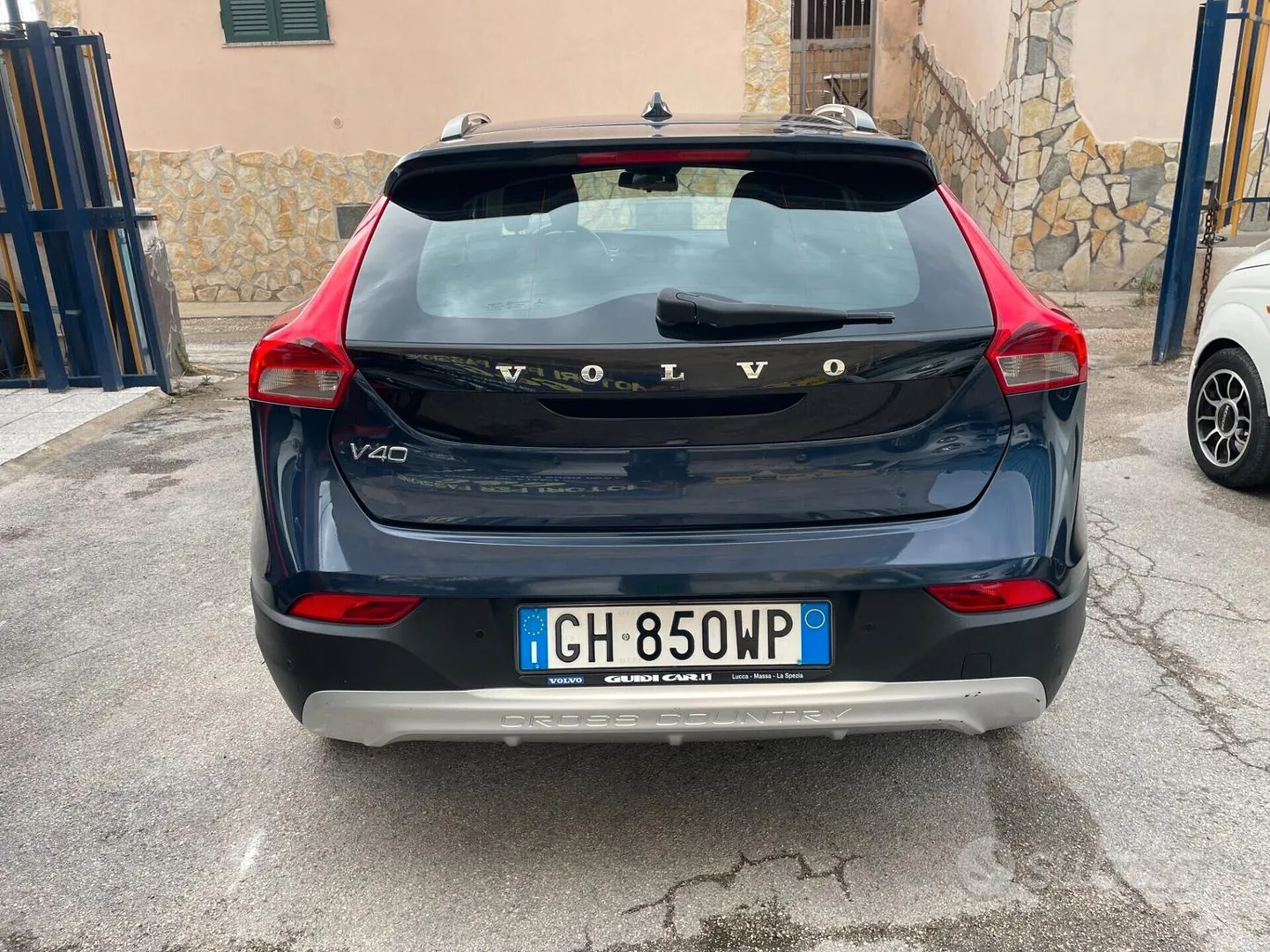 Volvo V40 2015 photo 2