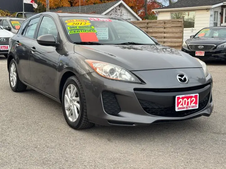 Mazda Mazda3 2012 photo 2