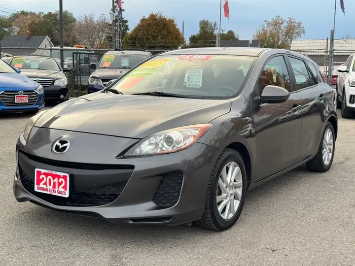 Mazda Mazda3 2012 photo 3