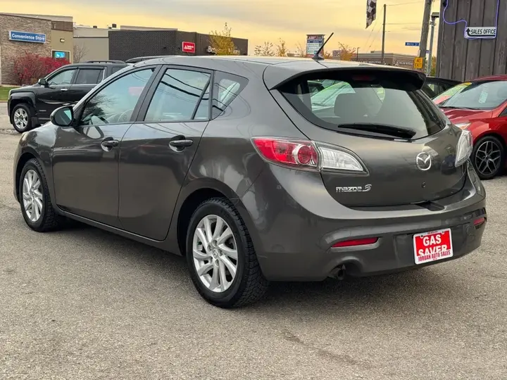 Mazda Mazda3 2012 photo 5