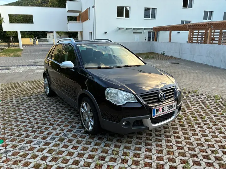 Volkswagen Polo 2006 photo 2