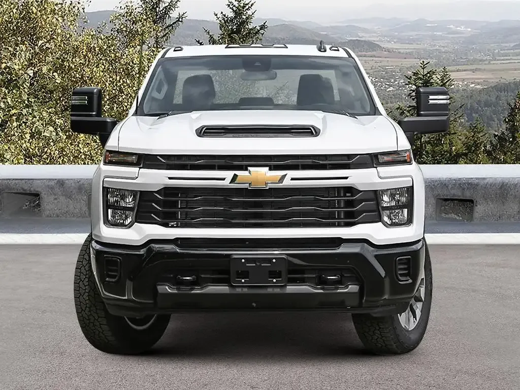 Chevrolet Silverado 2500 2026 photo 2