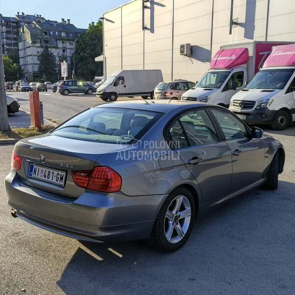 BMW 318 2010 photo 5