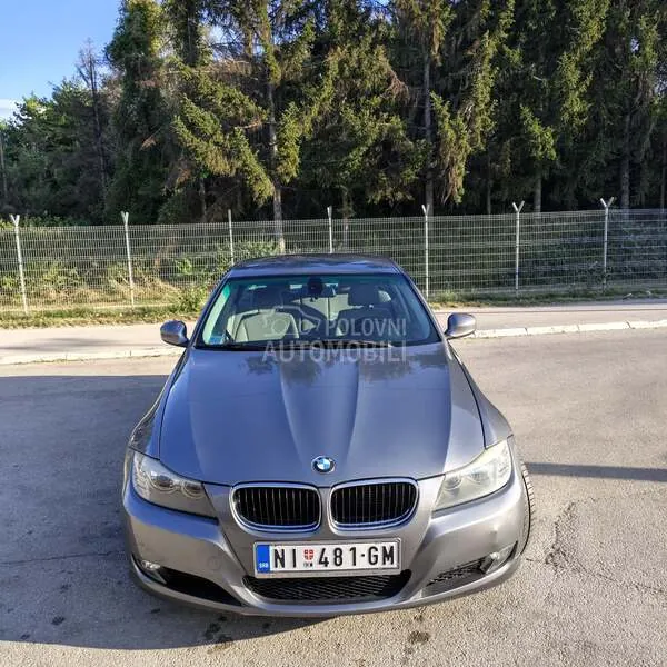 BMW 318 2010 photo 2
