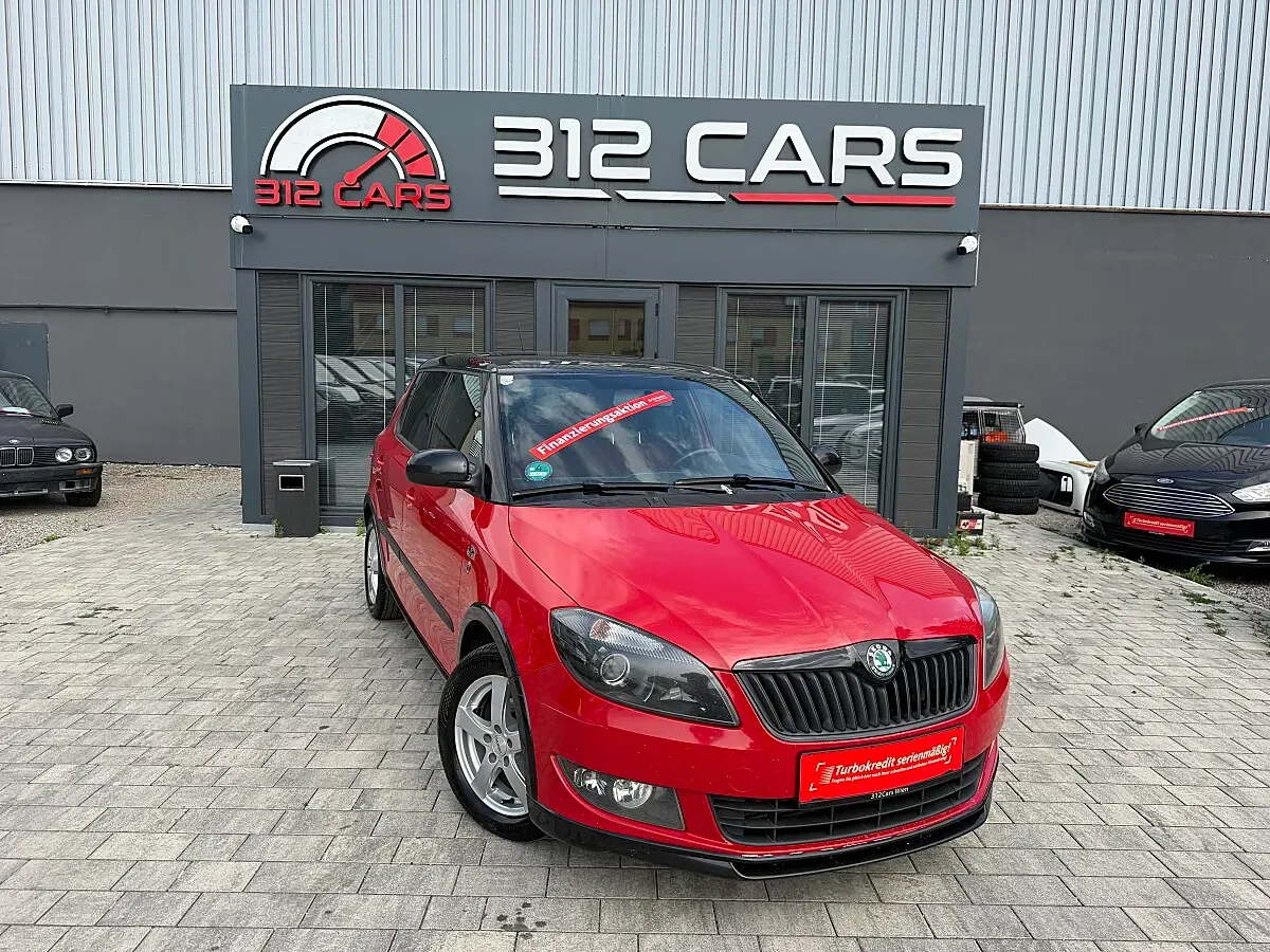 Skoda Fabia 2012 photo 2