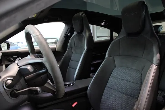 Porsche Taycan Turbo 2020 photo 4