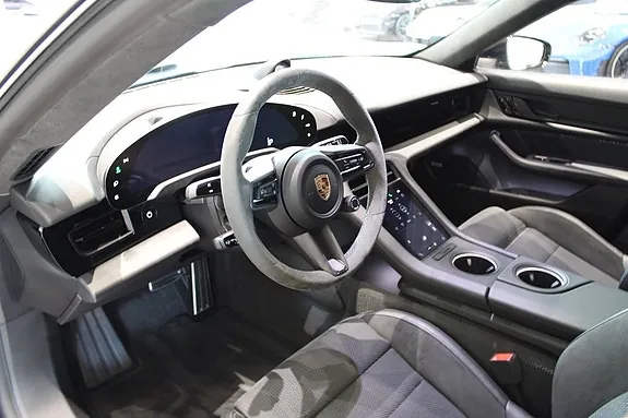 Porsche Taycan Turbo 2020 photo 3