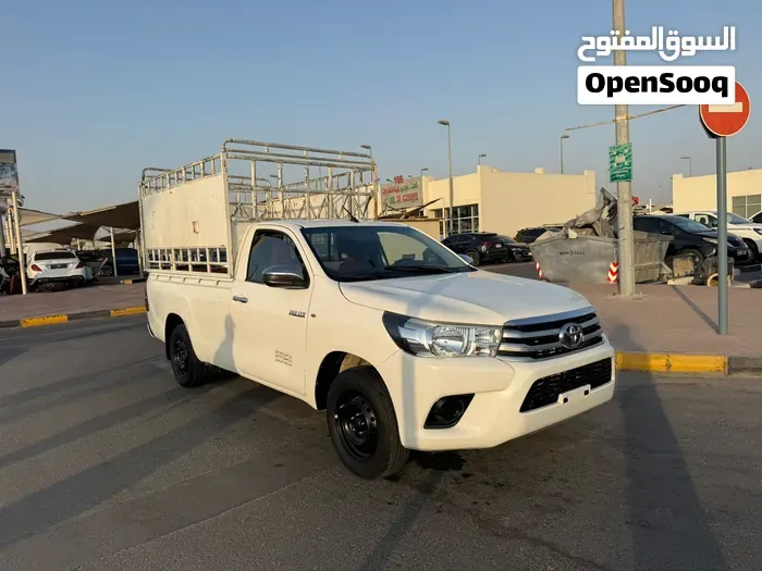 Toyota Hilux 2023 photo 3