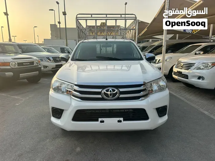 Toyota Hilux 2023 photo 4
