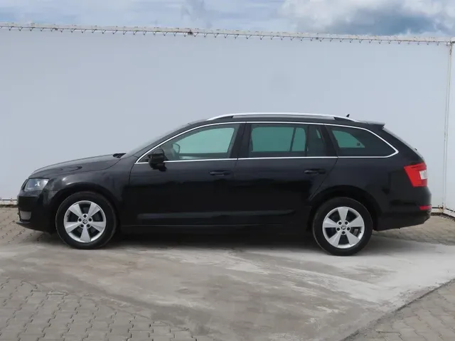 Skoda Octavia Combi 2014 photo 2