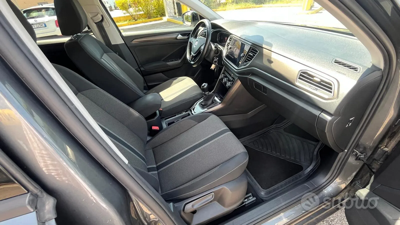 Volkswagen T-Roc 2018 photo 4