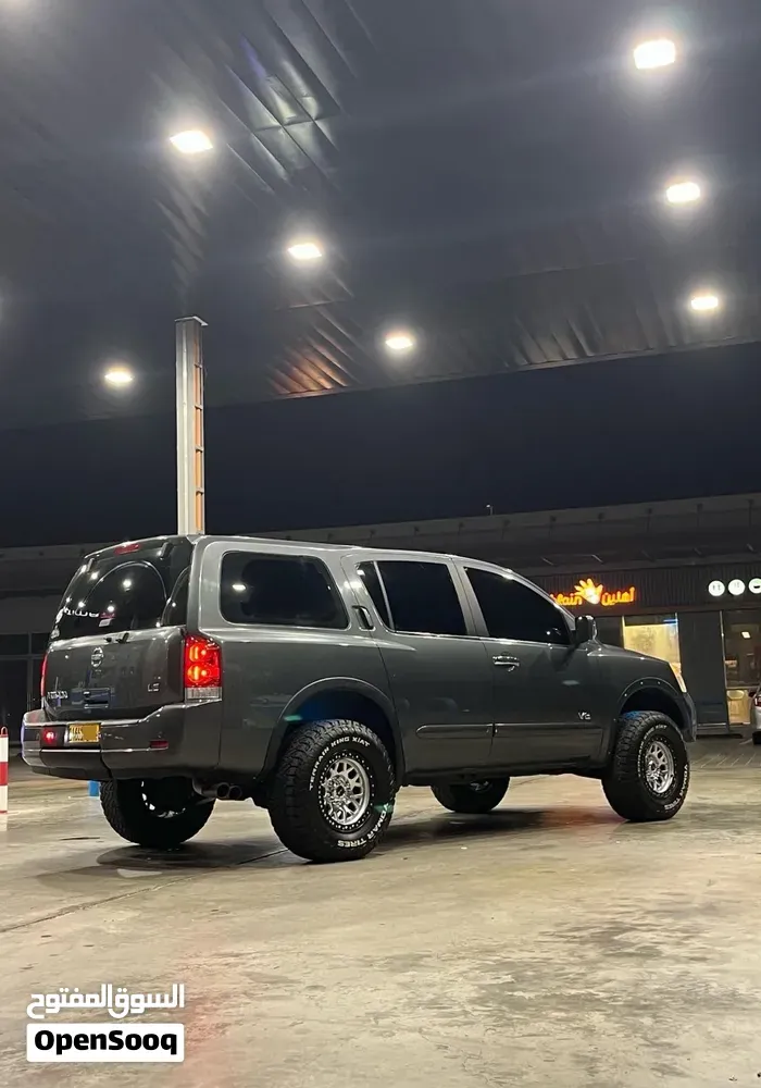 Nissan Armada 2010 photo 2