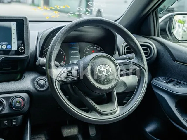 Toyota Yaris 2025 photo 2