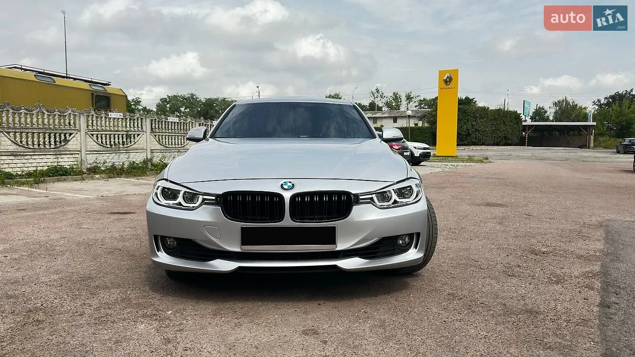 BMW 3 Series 2012 photo 3