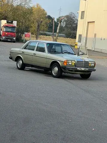 Mercedes-Benz 300D