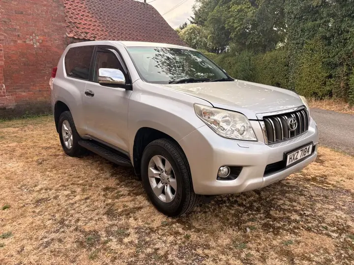 Toyota Land Cruiser 2011 photo 4