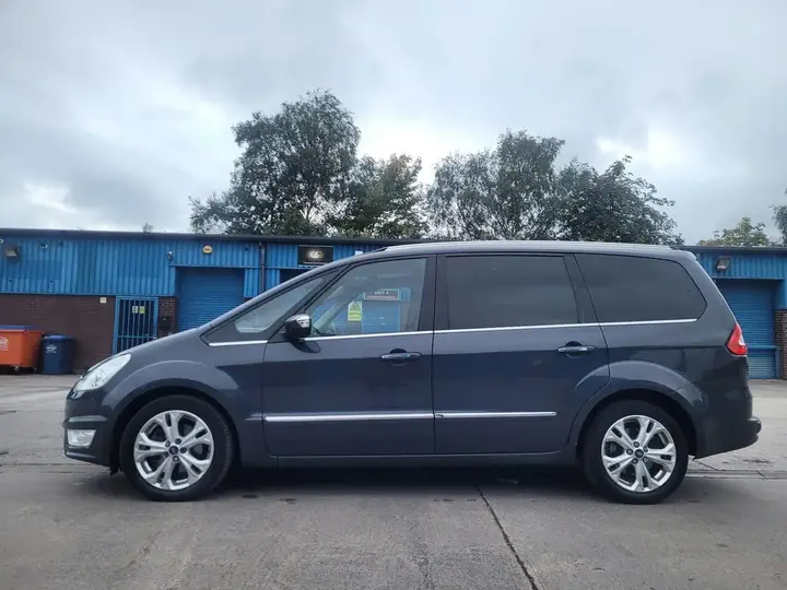 Ford Galaxy 2013 photo 5