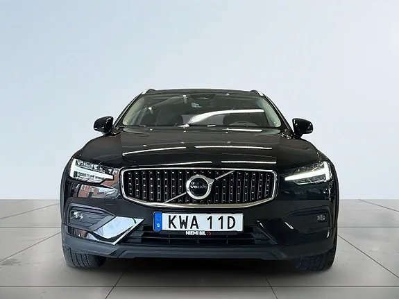 Volvo V60 Cross Country 2023 photo 2