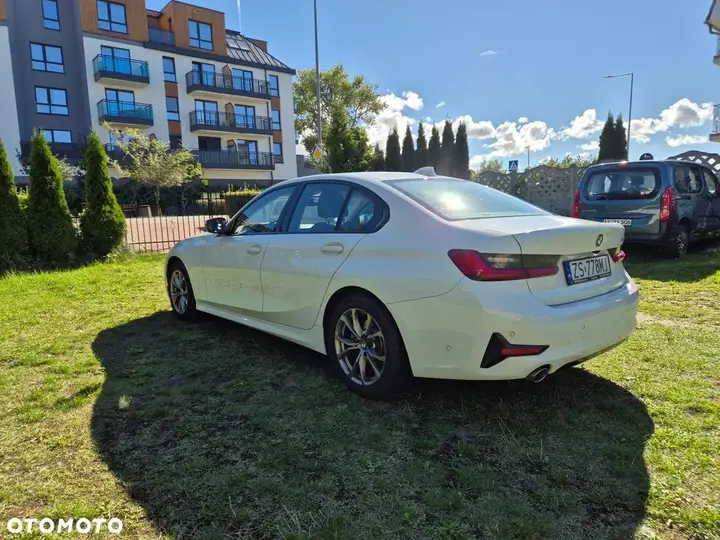BMW 3 Series 2020 photo 4