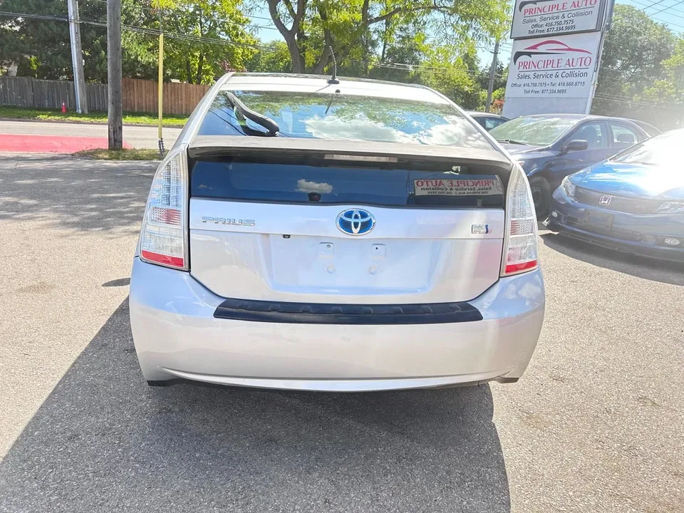 Toyota Prius 2011 photo 4