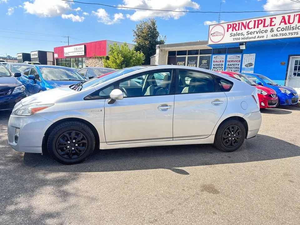 Toyota Prius 2011 photo 2