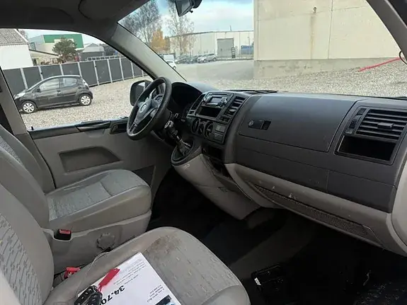 Volkswagen Transporter 2011 photo 3