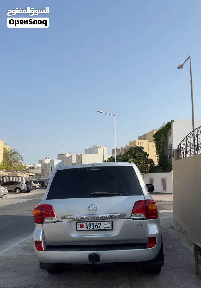 Toyota Land Cruiser 2012 photo 2