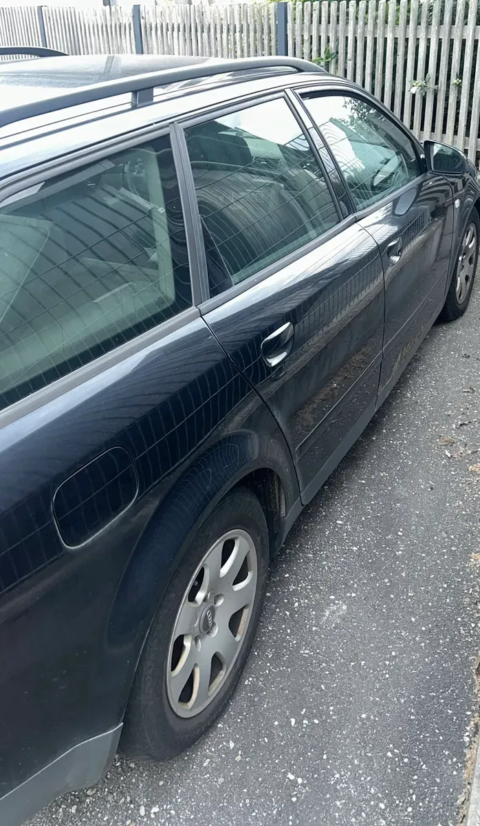 Audi A4 2003 photo 2