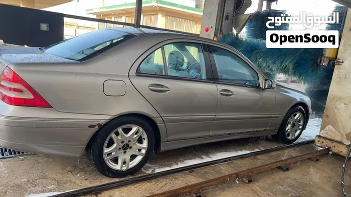 Mercedes-Benz C-Class 2004 photo 3