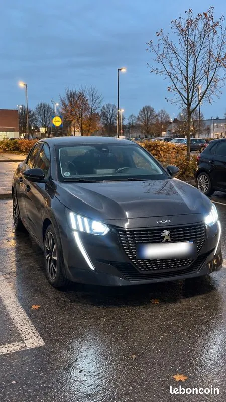 Peugeot 208